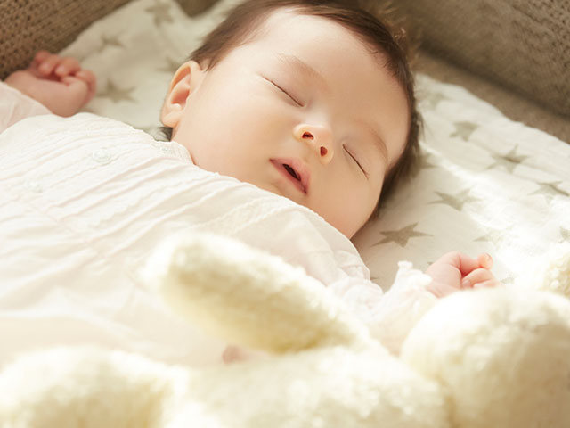 メッセージに入れた方が良い言葉。すやすや眠る赤ちゃんの写真