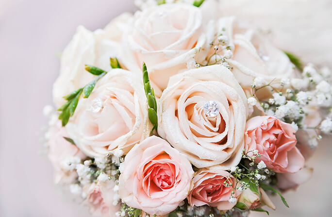 ブライダルにも！結婚式のブーケにぴったりの誕生花