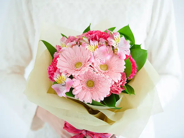 ピンクガーベラの花束