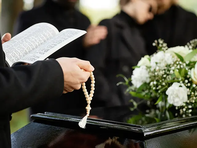 キリスト教の葬儀の様子