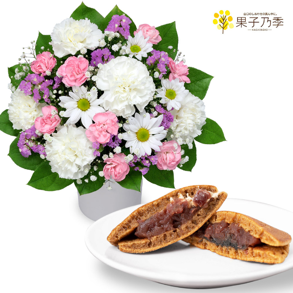 【お供えセットギフト】お供えのアレンジメントと【果子乃季】山の口どらやき 10個入