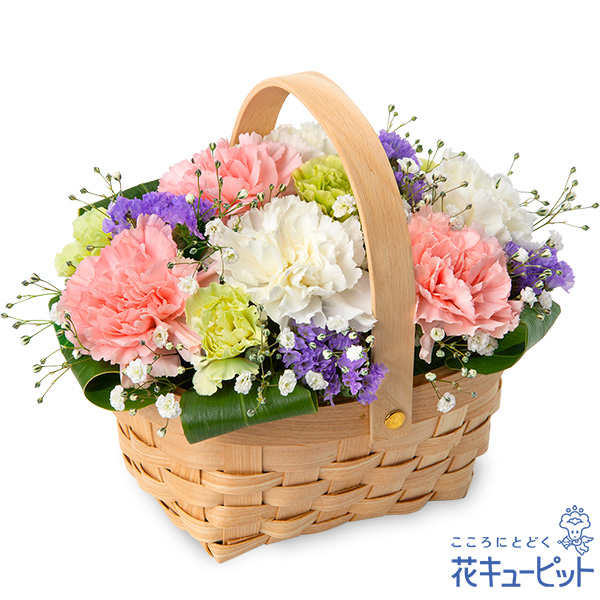 【ペット用フラワーギフト・お供え】ペットのお供えのアレンジメント淡い色合いの花をバスケットにぎゅっと活けました