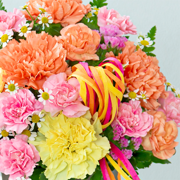 【母の日ギフト】カーネーションのハミングアレンジメント（オレンジ）おしゃれなお母さんにぴったりな新作母の日アレンジメント