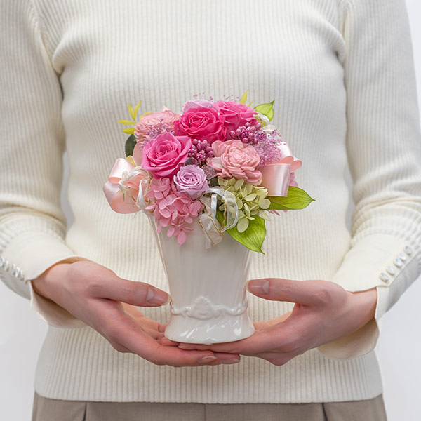 【母の日プリザーブドフラワー】ピンクバラの上品なプリザーブドフラワーアレンジメント生花のような自然な質感をお楽しみいただけます
