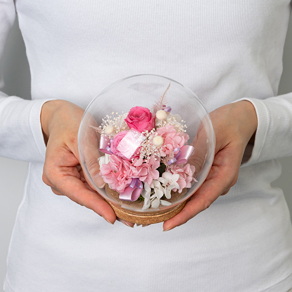 【母の日プリザーブドフラワー】ピンクバラのプリザーブドフラワーガラスドームガラスの中で咲く花々が母の日を素敵に彩ります