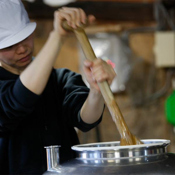 【父の日セットギフト】オレンジバラの華やかアレンジメントと【木内酒造】菊盛 夏初月 父の日ラベル伝統の技と厳選した原料で仕込んだ日本酒
