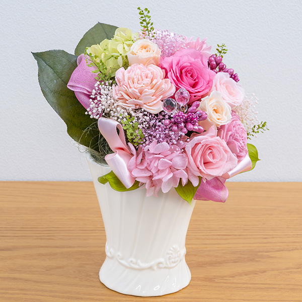 【プリザーブドフラワー】ピンクバラの豪華なプリザーブドフラワーアレンジメントふんわりと優しい雰囲気に仕上げたプリザーブドフラワー