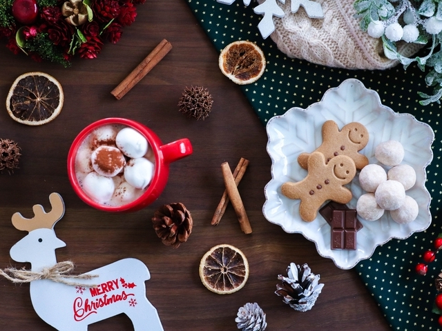 クリスマスギフトに人気なスイーツ～クリスマスの伝統菓子とは～｜フラワーギフト通販なら花キューピット