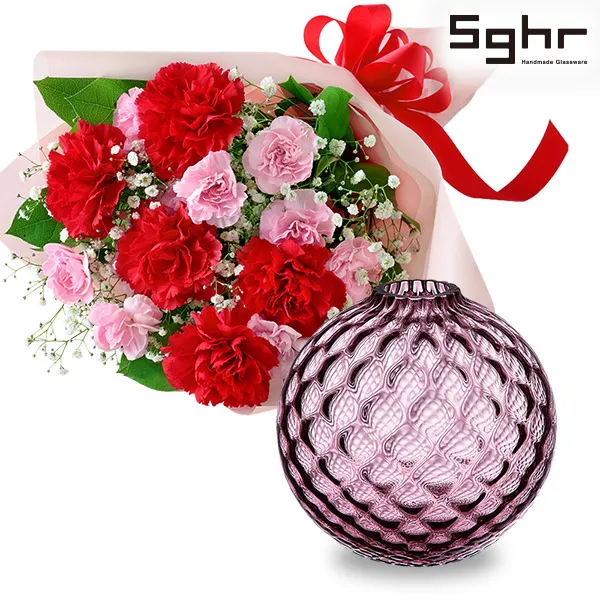 カーネーションの花束と【Sghr スガハラ】フィオラグリッド ボール花器 t78521350 ｜花キューピットの母の日セット